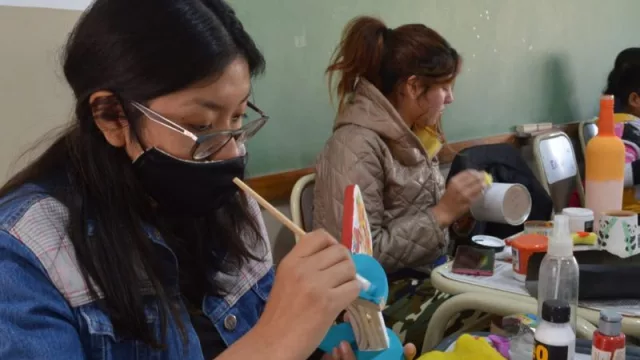 Mil vecinos se capacitaron en oficios en una semana (talleres de invierno)