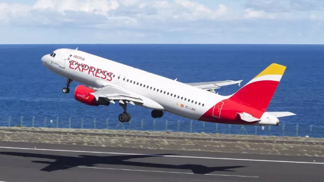 El grupo Iberia aporta casi 1% del empleo en España (y el 0,6% del PIB dicen en su cumpleaños 95)