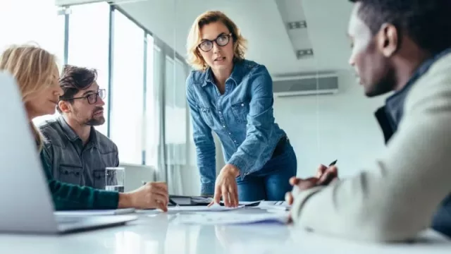 Adquirir liderazgo auténtico para romper el techo de cristal (clave: bienestar eudaimónico)
