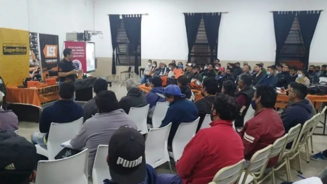 Más de 300 trabajadores aprendieron técnicas de soldadura (en julio se dictarán nuevos cursos)