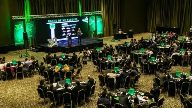 La empresa de sistema de capitalización Autocrédito capacita a sus agentes oficiales (busca ampliar su red)