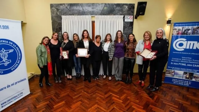 Se reunieron las mujeres de la Cámara de Comercio y reconocieron a la Intendenta (por las políticas para el sector)