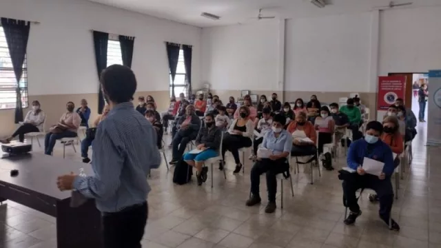 En abril seguirán las charlas sobre microcréditos para emprendedores