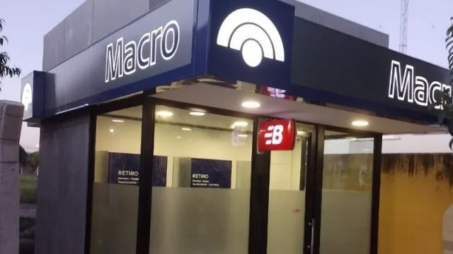 Nuevo lobby de cajeros automáticos del banco Macro en Salta (en Cerrillos)