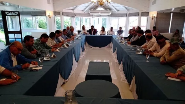 Acordaron un incremento del 50% para el precio del kilo de tabaco Virginia