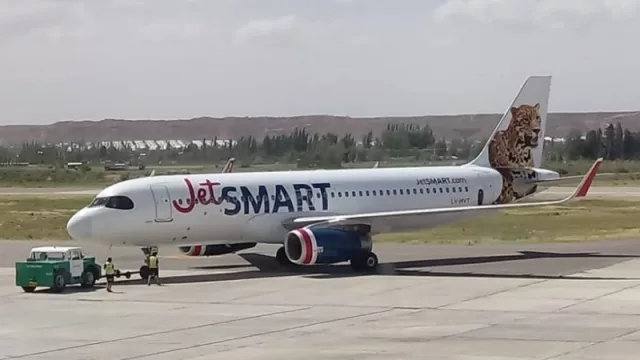JetSmart empieza a operar en mayo un sexto avión en Argentina (quién pone “palos en las alas”)
