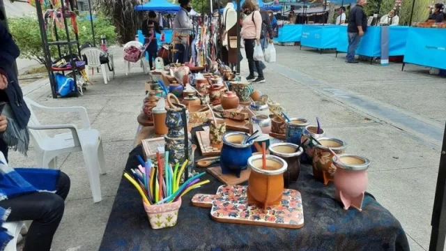 Mujer trabajadora en oficios: su labor será destacada en la feria del Paseo de los Poetas (el próximo sábado 12)