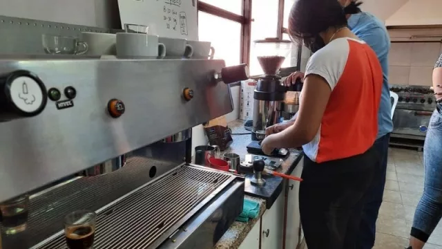 El lunes 7 arrancan las clases en la Escuela de Artes y Oficios (la inscripción es online)