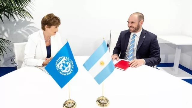 Voces y análisis diferentes sobre el acuerdo con el FMI