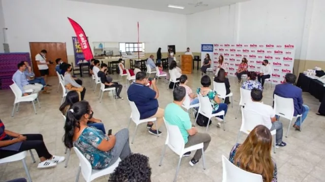 ¡Adelante!: emprendedoras recibieron microcréditos y herramientas para desarrollar sus negocios