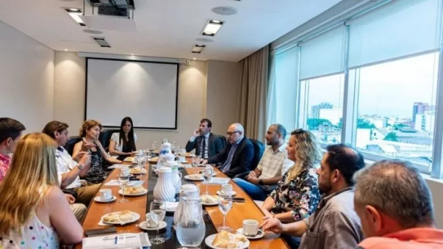 El programa “Te Sumo”, para promover la creación de empleos entre los jóvenes, generó interés del sector turístico