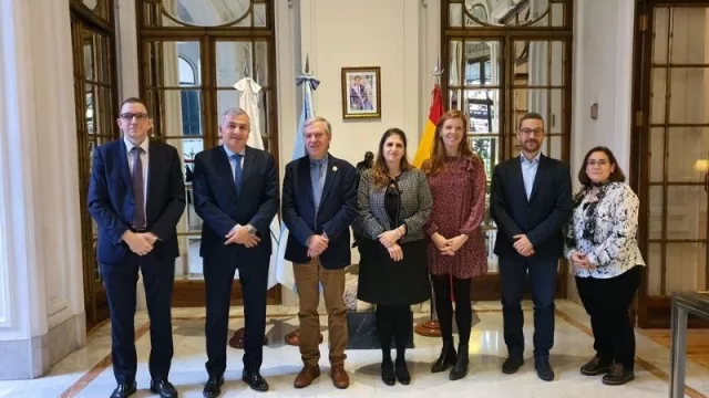 Morales va por todo: presentó a inversores españoles el potencial de los proyectos jujeños en energías limpias