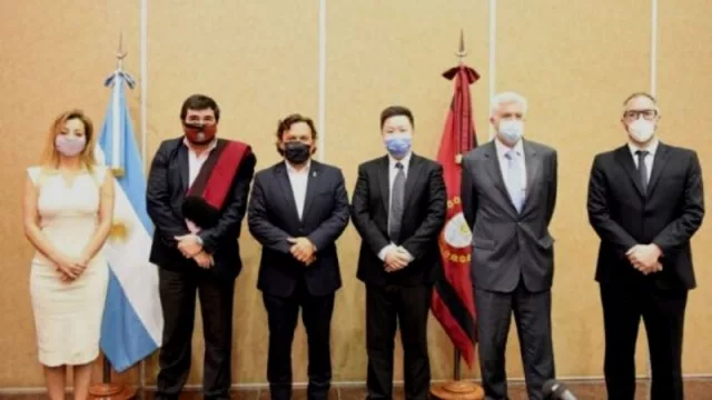 De la mano de inversores chinos, se avanza hacia la producción y el reciclaje de baterías de litio en Salta