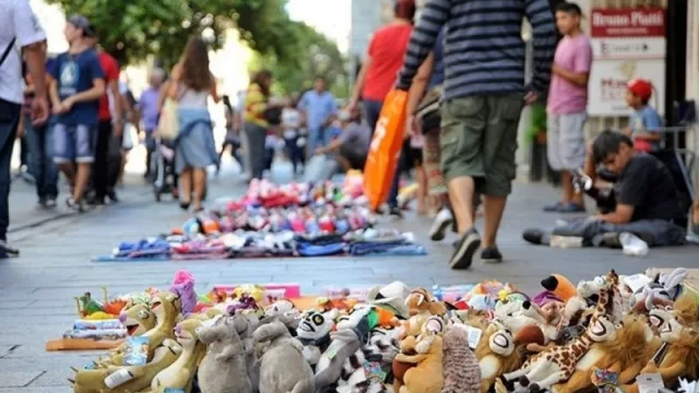 Comerciantes Unidos piden la intervención de las fuerzas de seguridad para evitar la llegada de manteros al centro