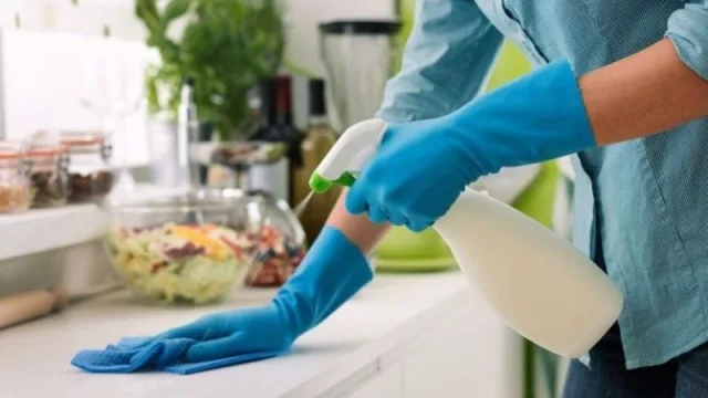 Soluciones para un sector vulnerable: habrá un aporte Estatal para sueldos de personal de casas particulares