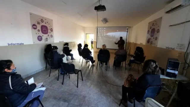 Cien emprendedoras se capacitan en el plan de negocios para los Microcréditos Municipales (y vos también podés ser parte) 