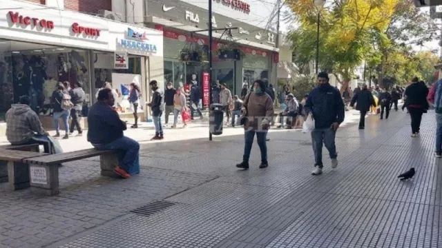 La Cámara de Comercio pidió la agilización de habilitaciones comerciales y control a la venta informal  