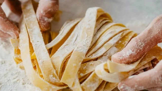 Nueva edición de los Talleres Creativos en la Escuela de Artes y Oficios: pastas frescas y sublimación 