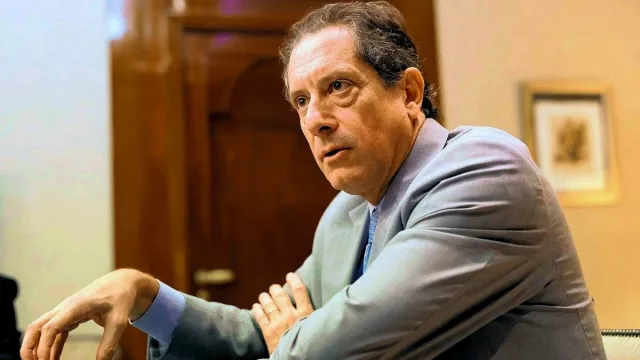 El BCRA contraataca y acusa a Mercado Pago de cobrar comisiones que triplican lo establecido por ley