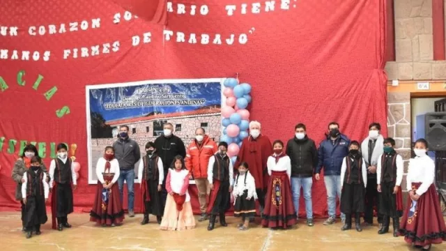 Más de 400 estudiantes se beneficiaron a través de la acción de responsabilidad social de una minera