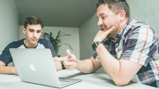 El valor de transmitir saberes: UCASAL convoca a profesionales a formar parte de su equipo de mentores 2021