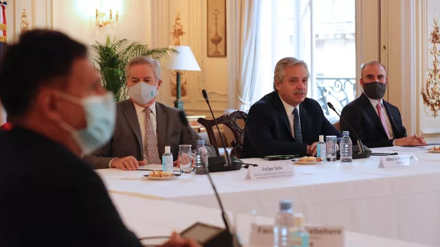 Contra el cepo: empresas francesas reclamaron abrir "la puerta giratoria" de divisas