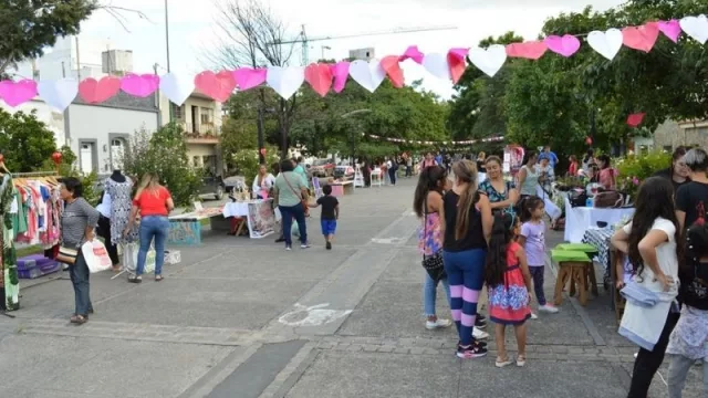 Agenda: tenés una nueva oportunidad para visitar la feria de emprendedores en el Paseo de los Poetas