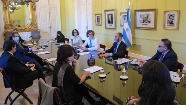 Alivio para los sectores críticos: Serán eximidos del pago de contribuciones patronales    