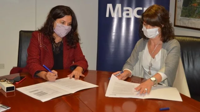 El Banco Macro y la Municipalidad de Salta, socios en el mantenimiento de la plaza 9 de Julio 