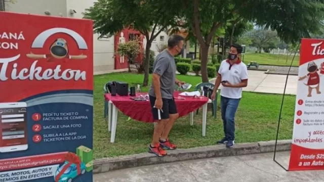 Con el objetivo de promover la cultura tributaria, el concurso Ticketón se instaló en distintos puntos de la ciudad