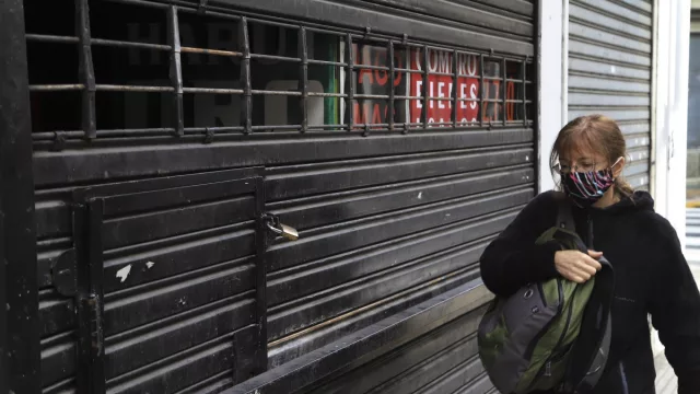 En el año de la pandemia la economía argentina se contrajo un 10% y quedó en niveles de 2010