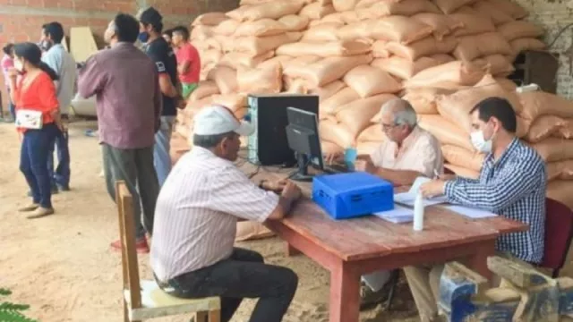 Pequeños productores ganaderos recibieron más de 2.000 bolsas de granos secuestrados
