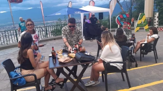 Cerveza Salta y Teleférico Salta en un memorable Sunset en el Cerro  