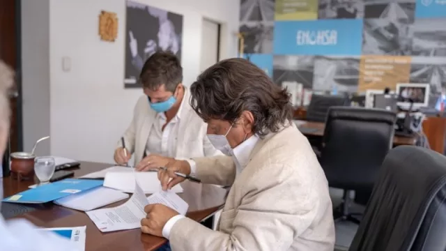 Agenda de Sáenz en Buenos Aires: convenios millonarios para la construcción de viviendas y obras de saneamiento