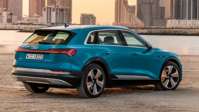 Un flash eléctrico: cómo es el Audi e-tron que ya llega al país