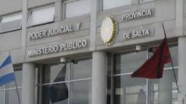 A pedido de la AMT, la Justicia frenó el desembarco de Uber Taxi en Salta, anunciado para esta semana
