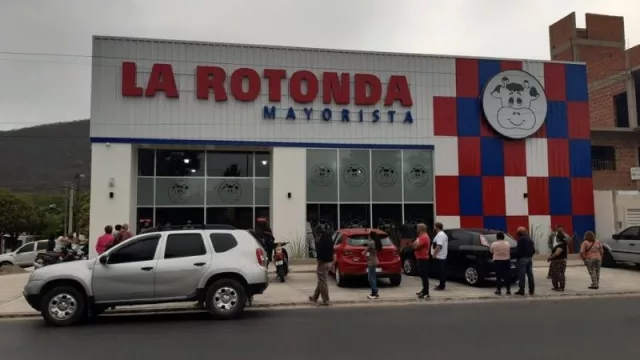 La Rotonda Lácteos inauguró su local N° 27, en Tres Cerritos  