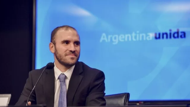 Financial Times: Argentina va "rumbo a chocar" con la devaluación del peso