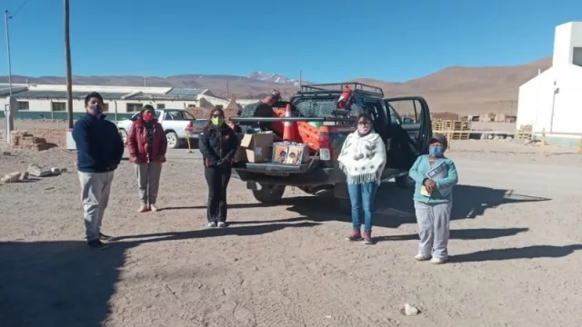 Todo por ellos: GVH y Puna Working entregan kits escolares y guardapolvos