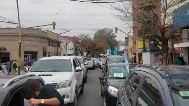 El comercio de Salta se rebela contra la decisión oficial de volver a Fase 1, mientras crecen los enfermos y muertos por COVID-19