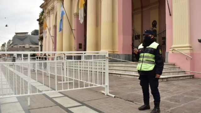Los estacionamientos del centro, desesperados ante los vallados y medidas del COE  