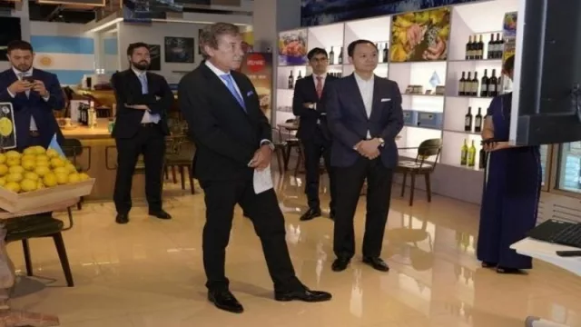 Cítricos de festejo: recepción oficial del limón en China y primero envío de naranjas