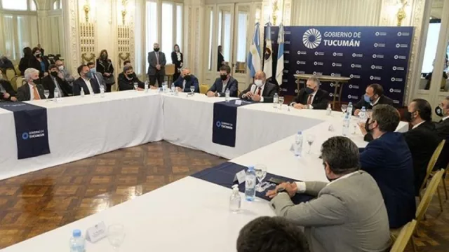 Inversión millonaria: firman convenios para el inicio de obras sanitarias 