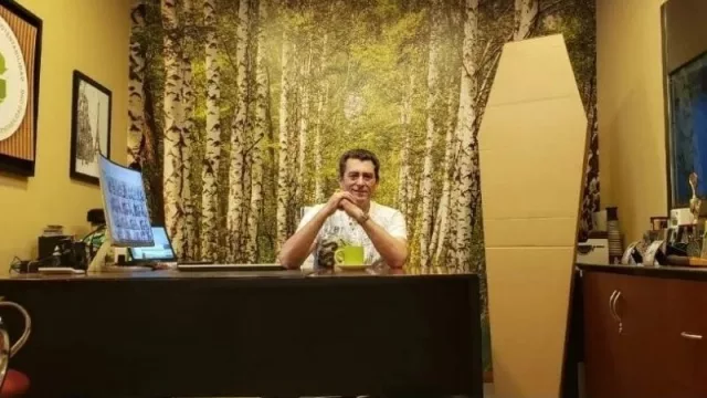 Después del ataúd de cartón, la empresa contó cómo crece la demanda del “kit indigente” 