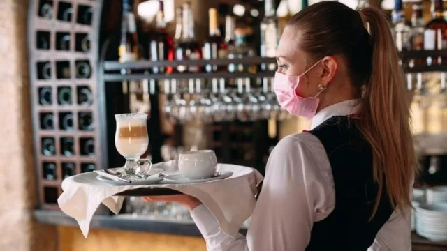 Alivio para el sector gastronómico: desde hoy volverán a funcionar hasta la medianoche