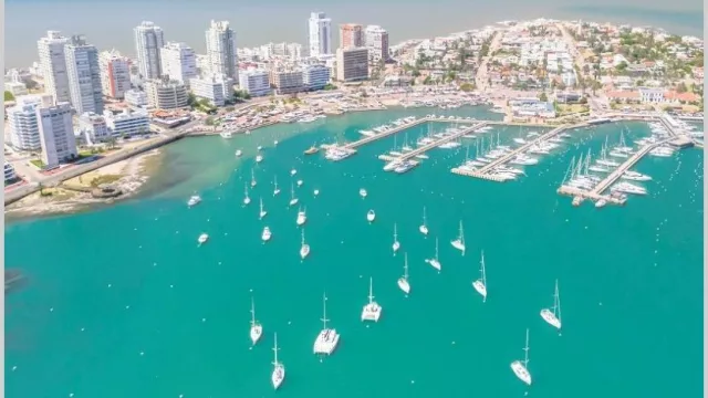 Vuelven los depósitos de argentinos a los bancos de Uruguay y son récord