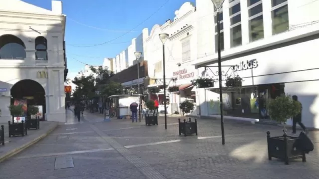 ¿Comprar o dormir la siesta? En marcha el proyecto que cambia el horario comercial de Salta de 9 a 19 hs.