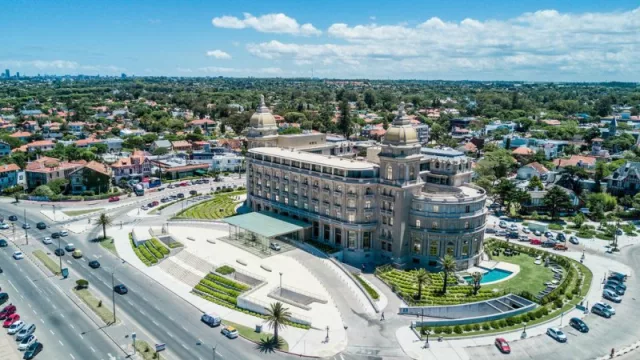 Carrasco tiene un sabelotodo (el chatbot que tiene toda la información del barrio)