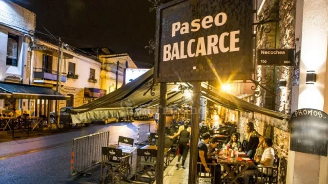 Fin de semana largo: la Balcarce abrirá negocios y la feria hasta el lunes (pero sólo hasta las 20 hs.)