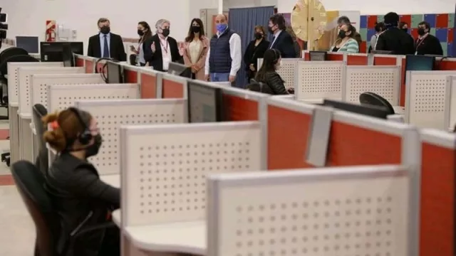 ¿Cómo se reinventan las empresas de Tucumán? (un call center tomaría más personal)
